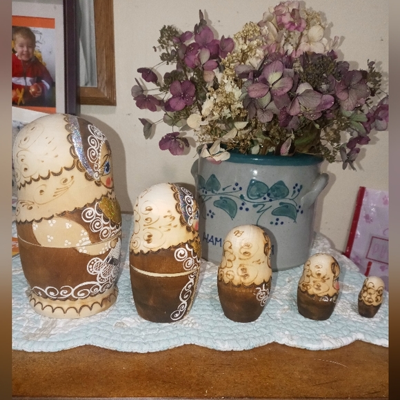 Russian nesting dolls..wooden 🪝 - Picture 7 of 10